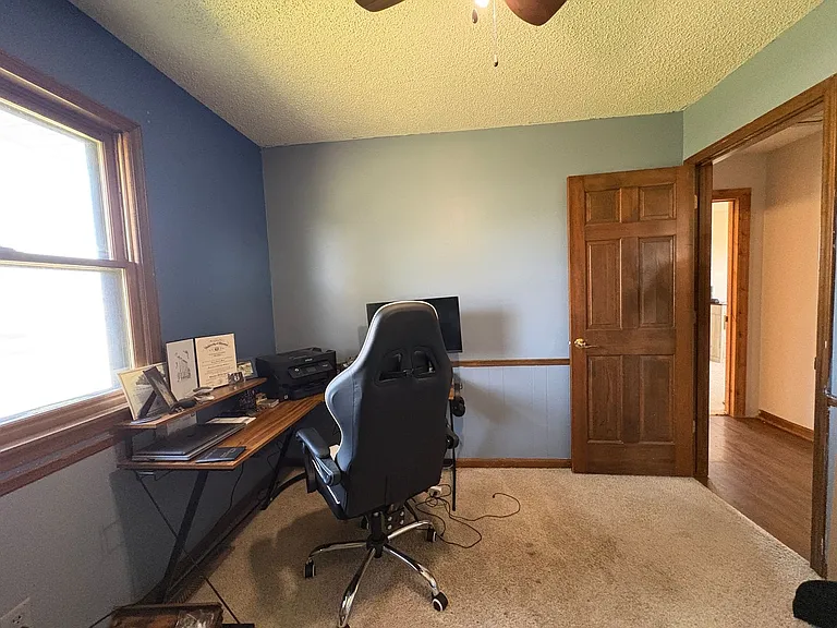 4676 N Dwight Dr — Photo 15