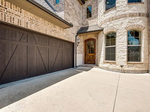 3rd image of 10633 Kingsford Ln
