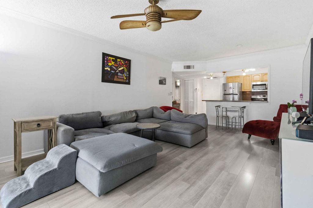 259 S Cypress Road #506, photo 8