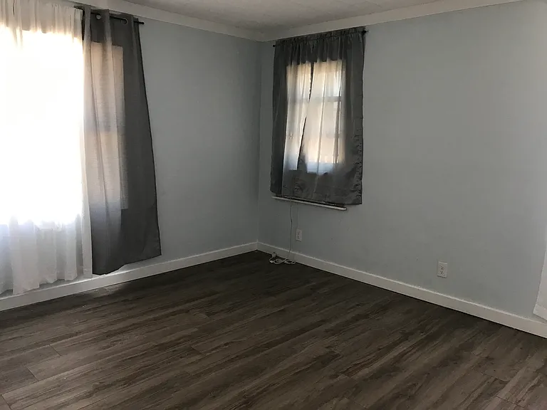 913 NW Arlington Ave — Photo 10