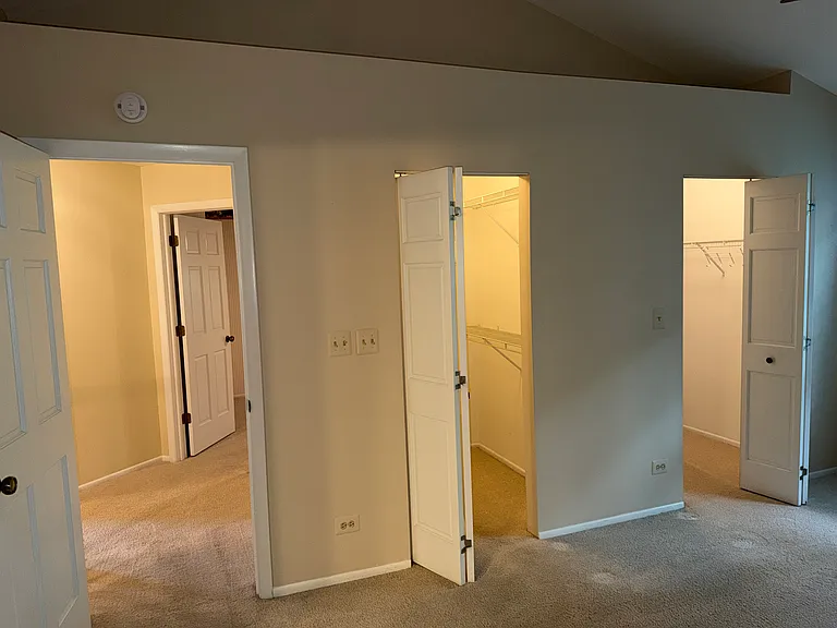 2106 Glasgow Ct — Photo 18
