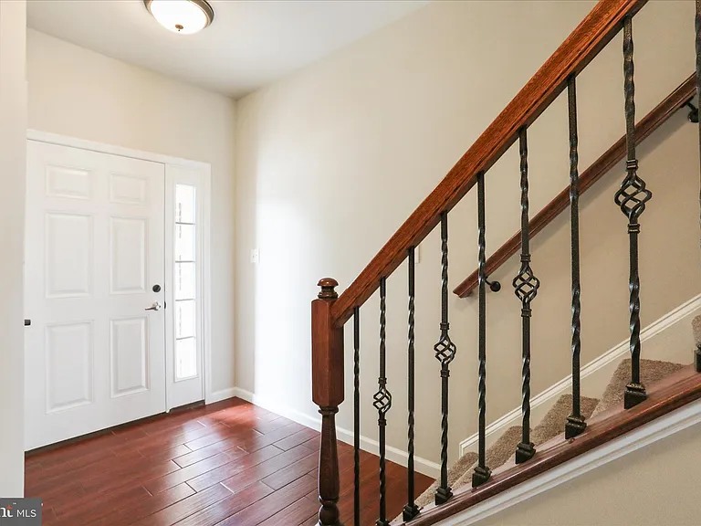 20 Delano Dr — Photo 5