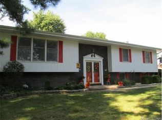 2320 Chadwick Dr, Alton, IL 62002