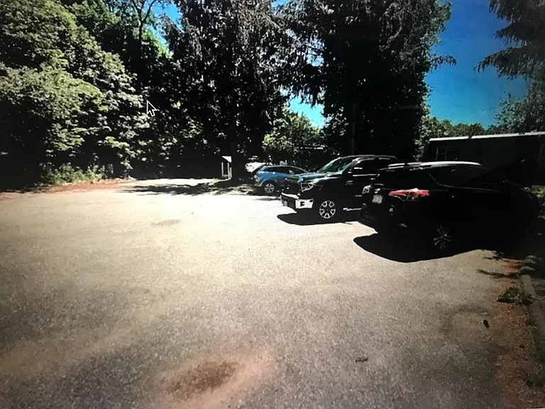Robbins Ave — Photo 4