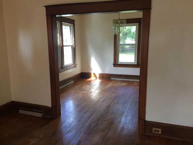 2318 Anderson St — Photo 3