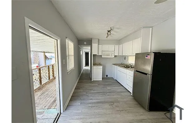 Building Photo - 1709 S Ridgewood Ave #16