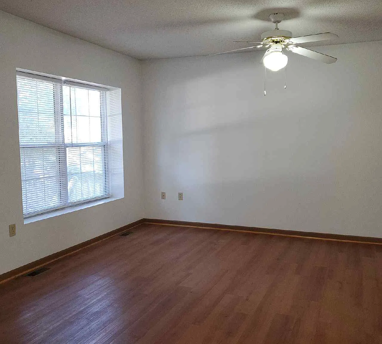 301 S Mulberry St - A — Photo 2