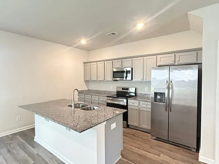 725 Wild Duck Ln — Photo 3