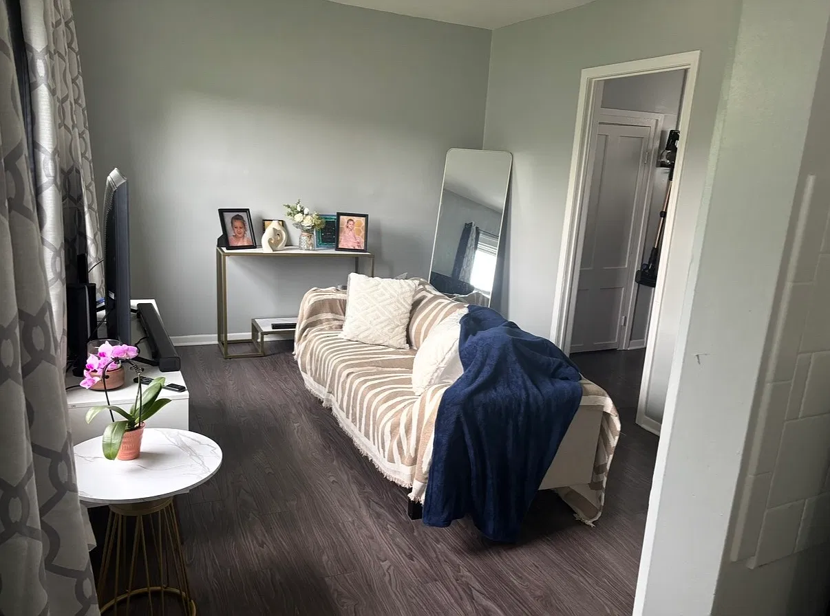 2 bed, 650 sqft, $800 — Photo 1