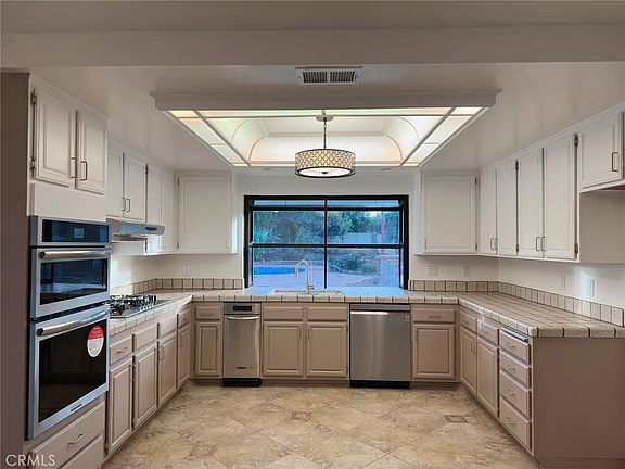 4th image of 605 Cox Rd