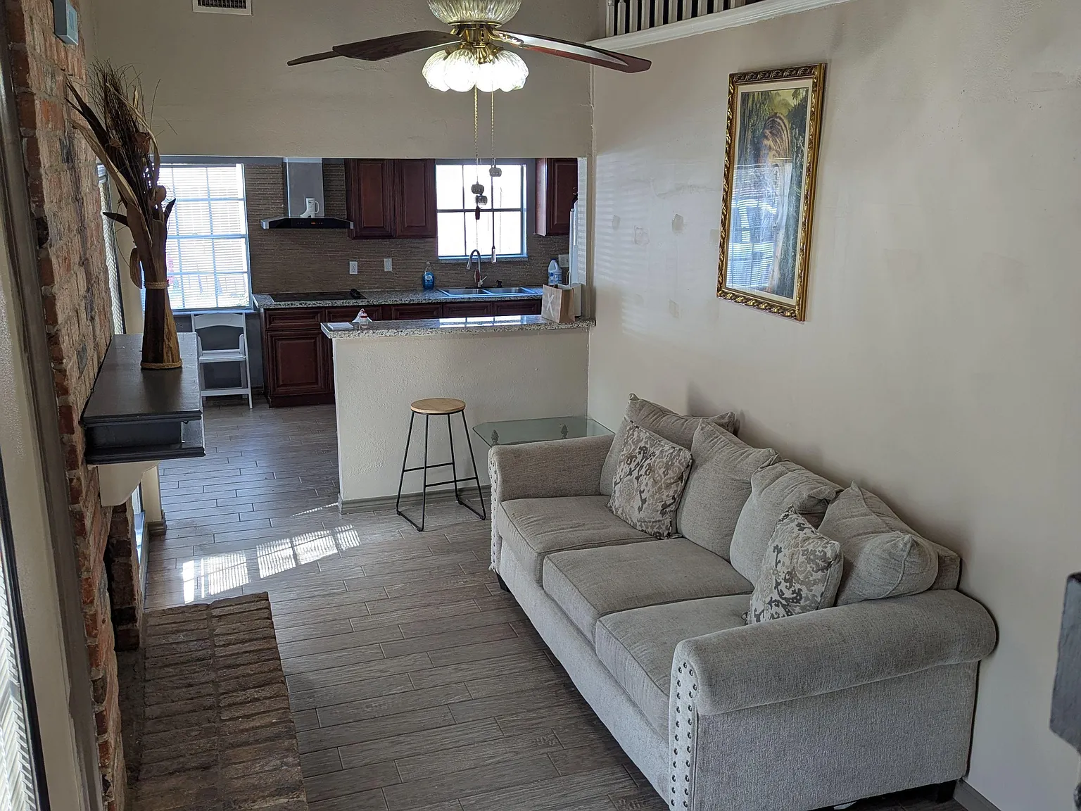 4 bed, 2.5 bath, 2130 sqft, $819 — Photo 4