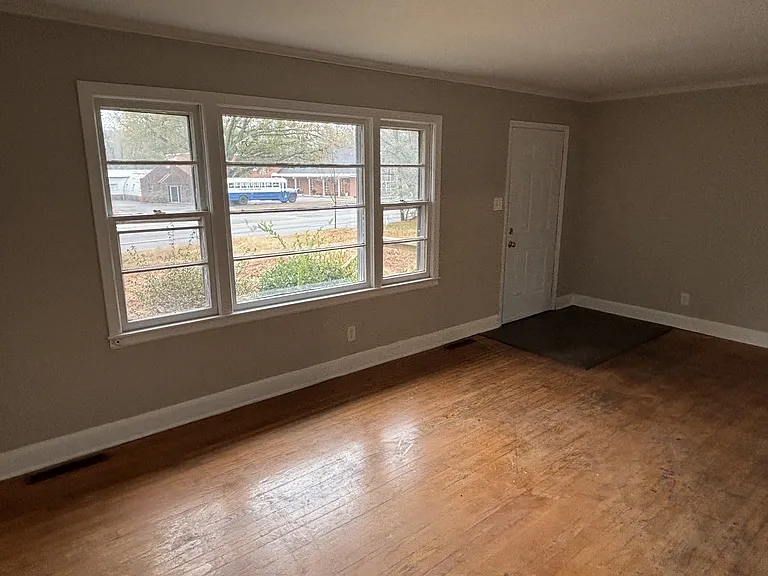 917 Cherry Rd — Photo 5