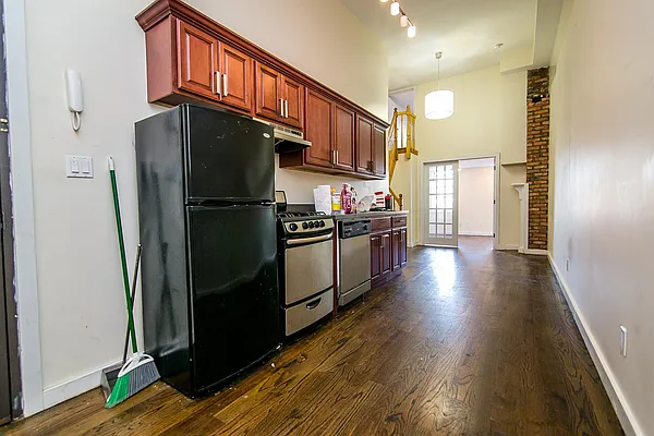 Rented by Nooklyn NYC LLC | media 23