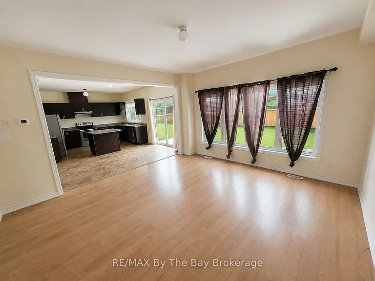 152 Allegra Dr — Photo 2