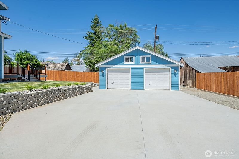 4th image of 209 W Ash Street