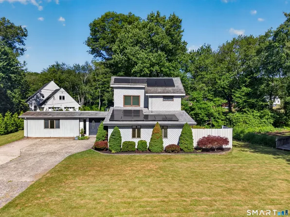 10 Herster Drive, East Lyme, CT 06357