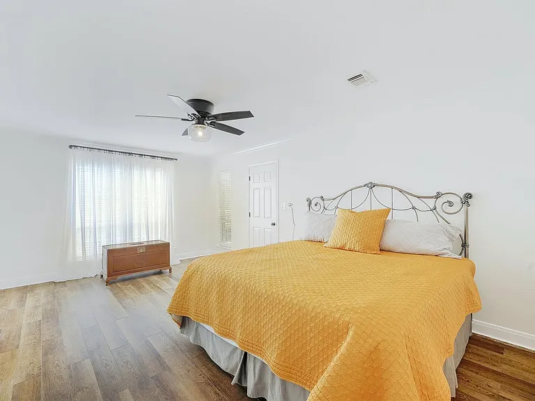 410 Hi Cir W — Photo 11