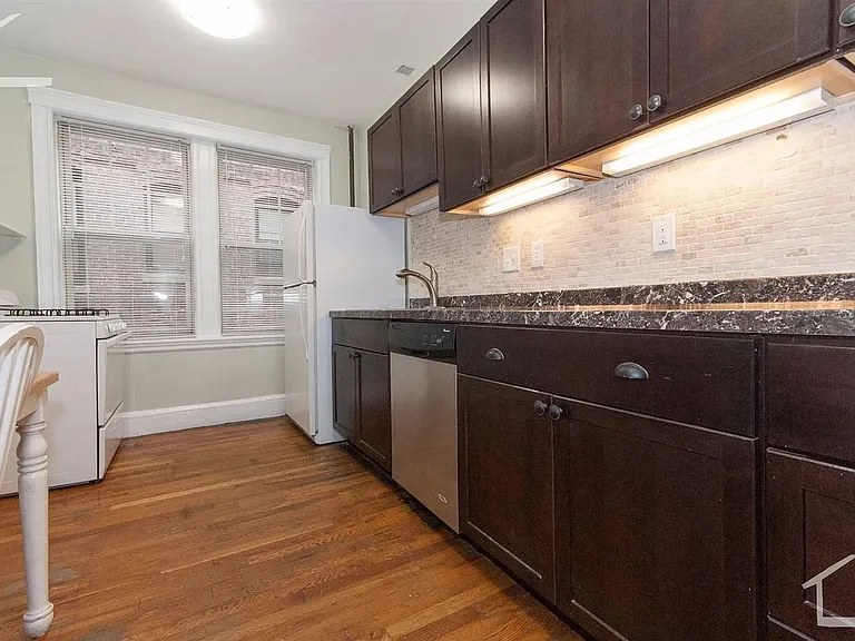97 Chester St #D1 — Photo 3
