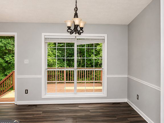 4th image of 635 Clearwater Pl
