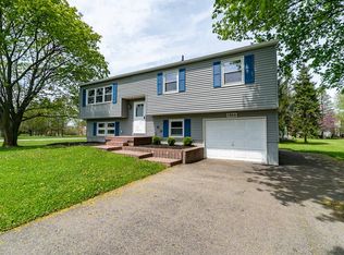 5866 Allen Padgham Rd, Farmington, NY 14425