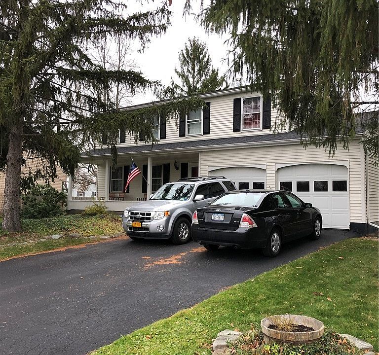1st image of 7492 Moonvalley Dr