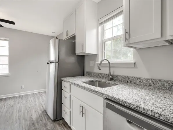 12010 Morningside Dr, Louisville, KY 40229