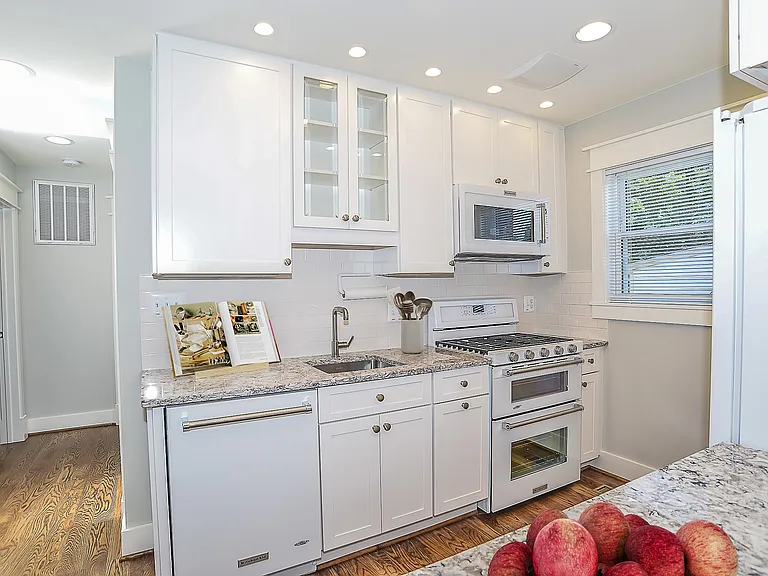 1919 N Dinwiddie St #1 — Photo 26