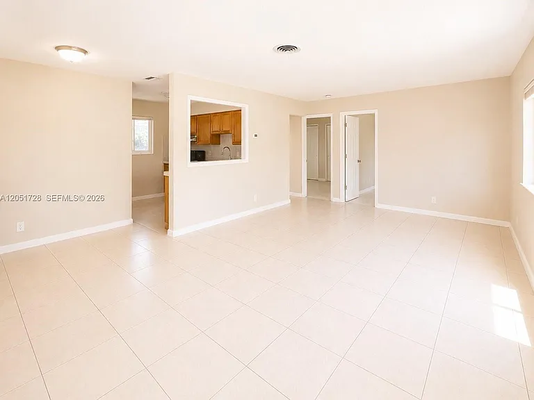 700 NE 25th St #1-2 — Photo 8