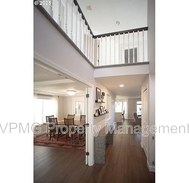 3 bed, 2.5 bath, 1916 sqft, $3,095 — Photo 2