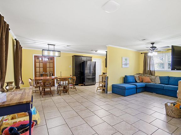 5th image of 1943 Trinity Church Ln