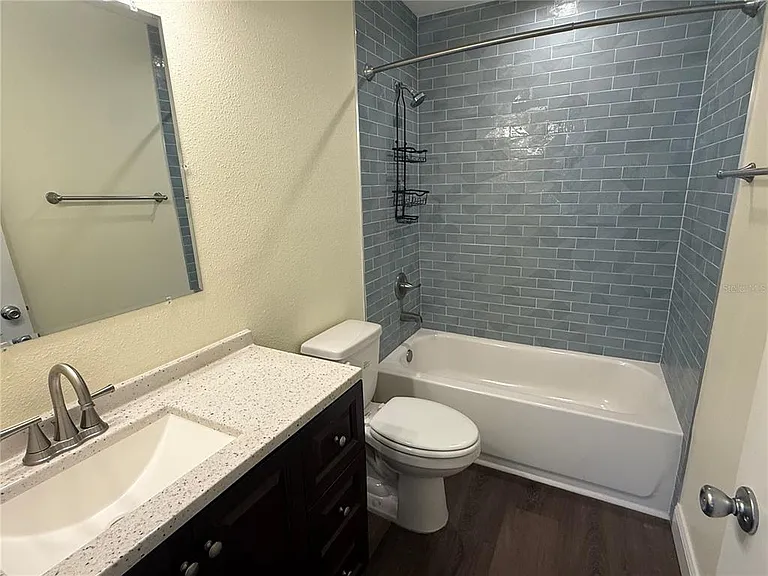 514 Longfellow Ct #C — Photo 29