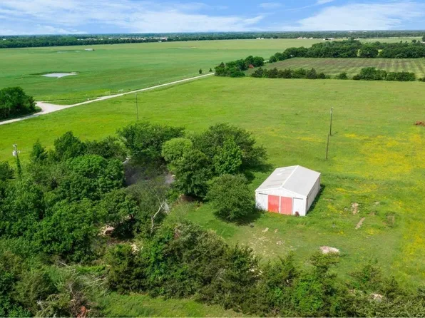 5040 County Road 4640, Trenton, TX 75490
