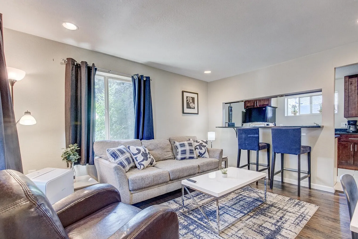 1 bed, 1.0 bath, $2,808 — Photo 3