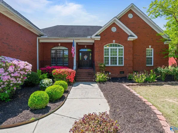 4402 Cove Nestle Dr SE, Owens Cross Roads, AL 35763