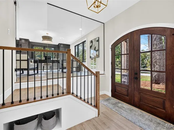 21 Balcon Est, Saint Louis, MO 63141