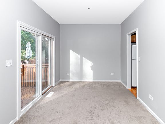 5th image of 278 Charlotte Ct