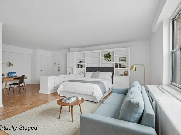 300 East 71st Street image 3 of 12