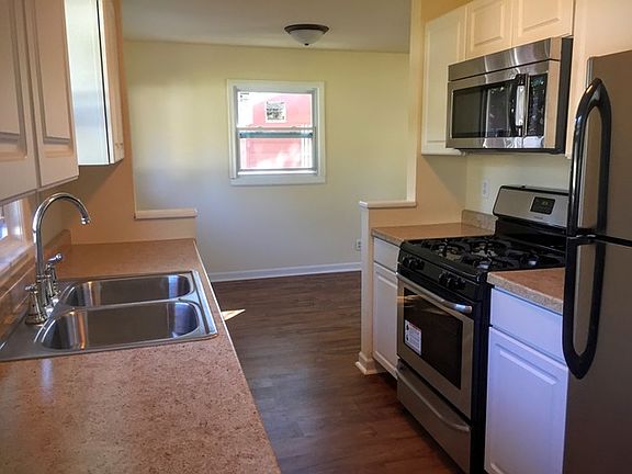 2nd image of 1358 Teakwood Ln