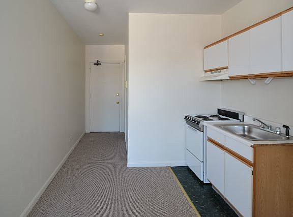 3rd image of 3957 N Irving Park #103