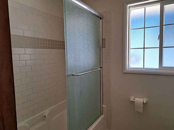 Main Bath 