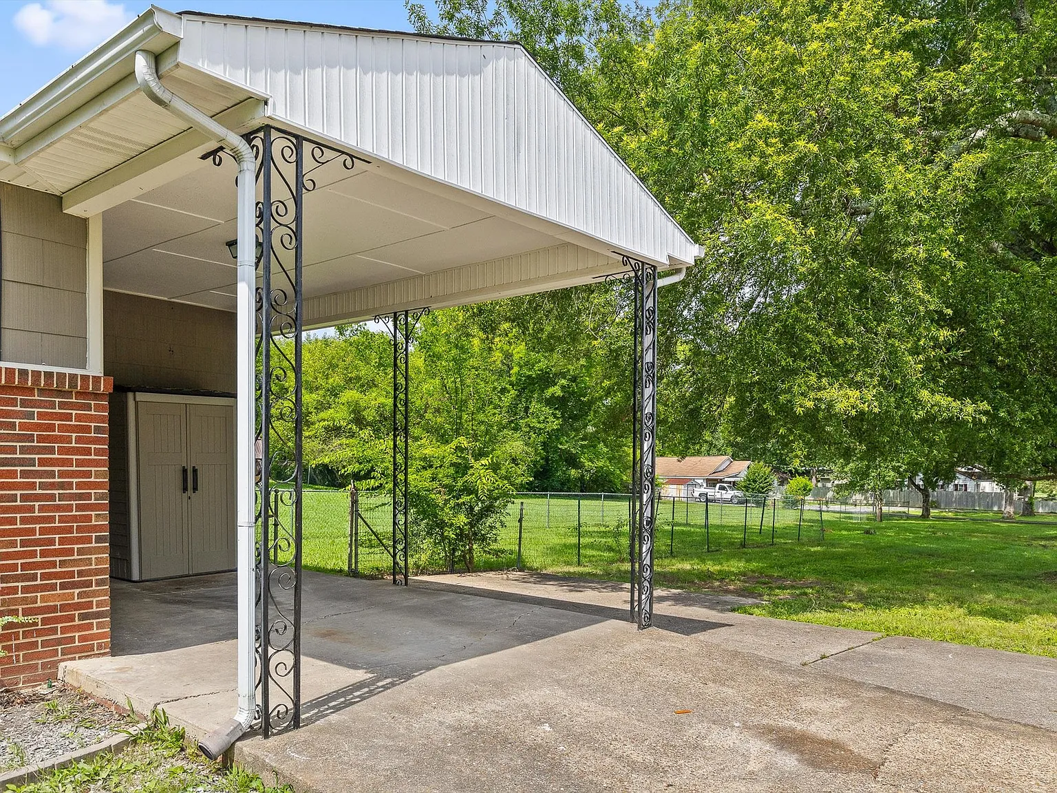3 bed, 1096 sqft, $1,750 — Photo 4