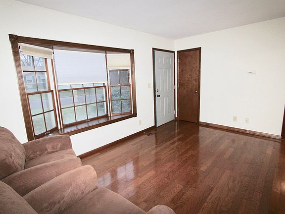 3rd image of 4507 Lauder Ave