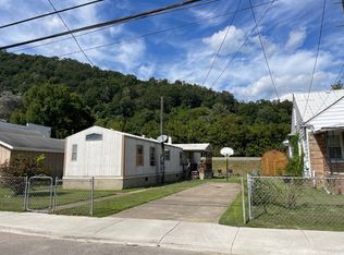 311 William St, Cedar Grove, WV 25039