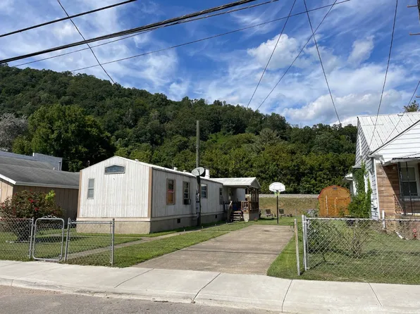 311 William St, Cedar Grove, WV 25039