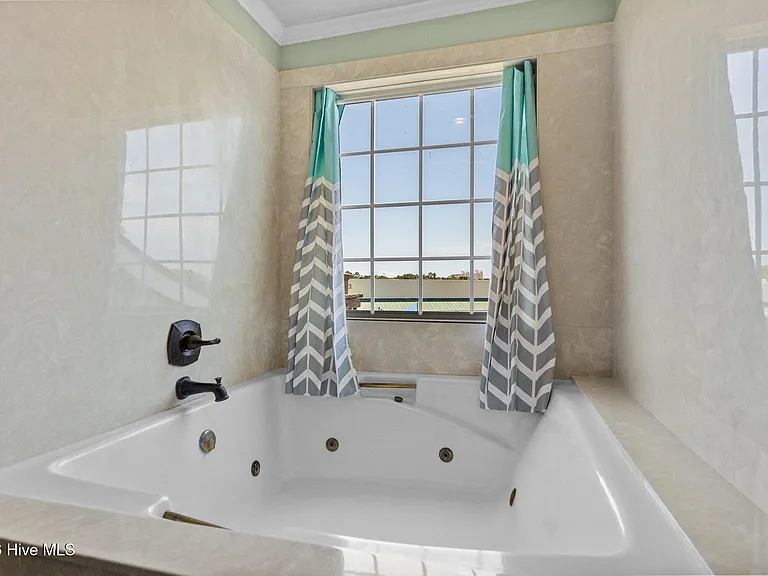 8711 Plantation Dr #302 — Photo 47