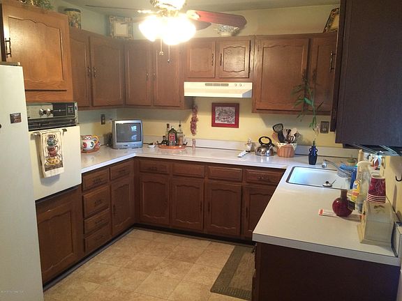 2nd image of 962 Argyll Circle #A