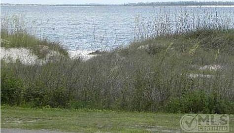 3rd image of 711 Gulf Aire Dr