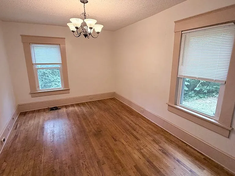 453 W Haywood St #A — Photo 5