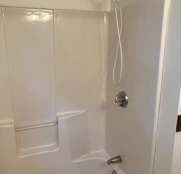 Upstairs full bathroom