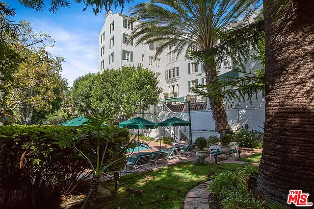 1416 Havenhurst Dr #1E — Photo 12